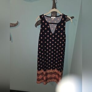 Sleeveless Black & Coral Patterned Shift Dress